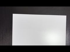 Découvrez pourquoi choisir une feuille de carte PET imprimée par presse offset ou sérigraphie