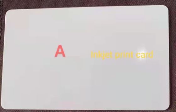 Imprimable thermiquement en PVC Carte vierge Carte vierge Cr80 54*85.6mm Pour la production de cartes