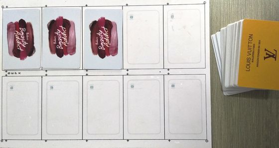 La production de cartes RFID est assurée par des puces RFID.