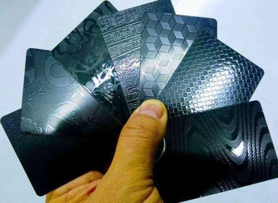 Plaque d'acier de laminage de carte A3+Taille Finition à motif de soie mate brillante pour la production de cartes en plastique