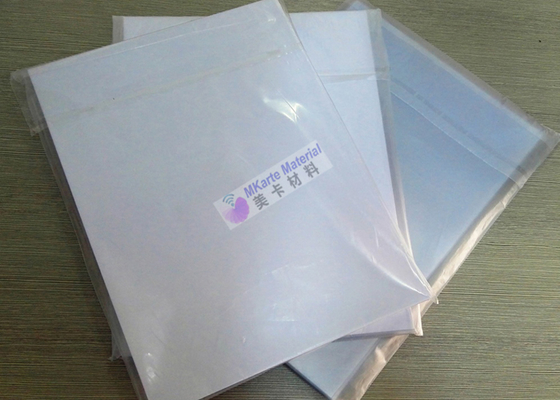 Feuille de carte plastique avec tolérance d'épaisseur de ±5% pour le port de chargement à Shanghai ou un autre port chinois