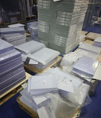 Impression numérique polyvalente et durable de feuilles de PVC pour la production de cartes d'identité intelligentes de haute qualité