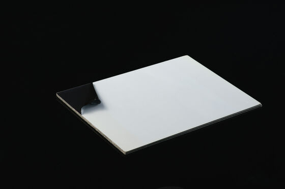 0.4-0.8 mm Épaisseur Haute dureté Plaque d'acier inoxydable laminée ultra-brillante pour la production de cartes en plastique