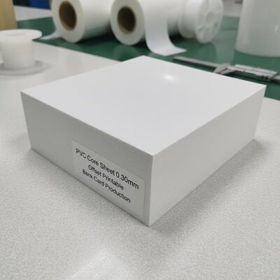 0.30 mm épaisseur Offset imprimable en PVC feuille de base pour la production de cartes bancaires