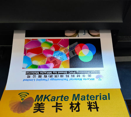 Feuille d'or de PVC de la taille A4 adaptée aux besoins du client par A3 avec la belle surface de couleur d'or
