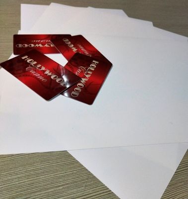 Feuille en plastique de noyau de PC résistant aux chocs d'impression offset pour la carte de plastique de PC