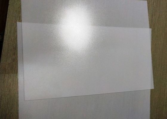Feuille en plastique de noyau de PC clair imprimable excentré de polycarbonate pour les cartes sans contact d'IC