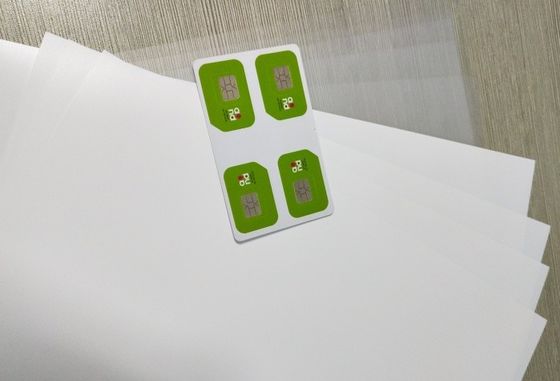 Précisez la feuille découpée avec des matrices de profil de polycarbonate d'impression offset pour la production de corps de carte PC
