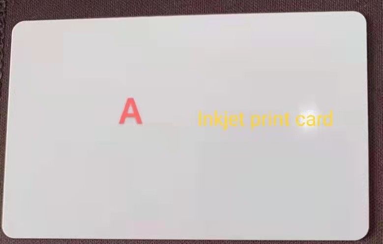 Imprimable thermiquement en PVC Carte vierge Carte vierge Cr80 54*85.6mm Pour la production de cartes