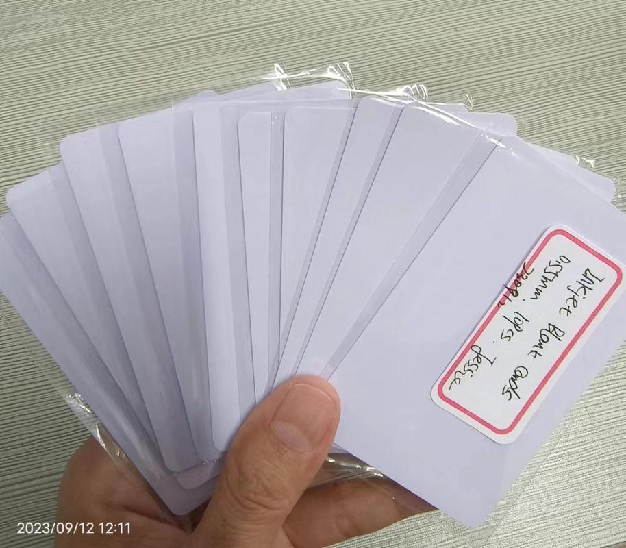 Cartes en PVC imprimables à jet d'encre en blanc Cr 80 0,4 mm 0,5 mm Pour la production de cartes