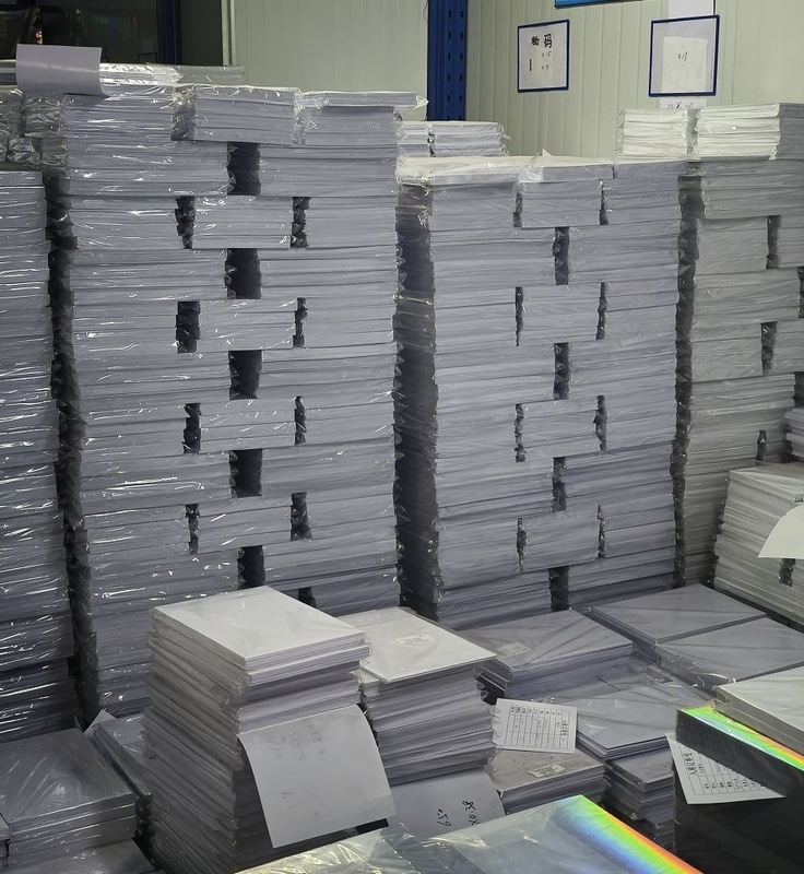 Feuille de PVC imprimable à jet d'encre blanche avec une résistance à l' écaillage élevée pour des images haute résolution et des tailles personnalisées